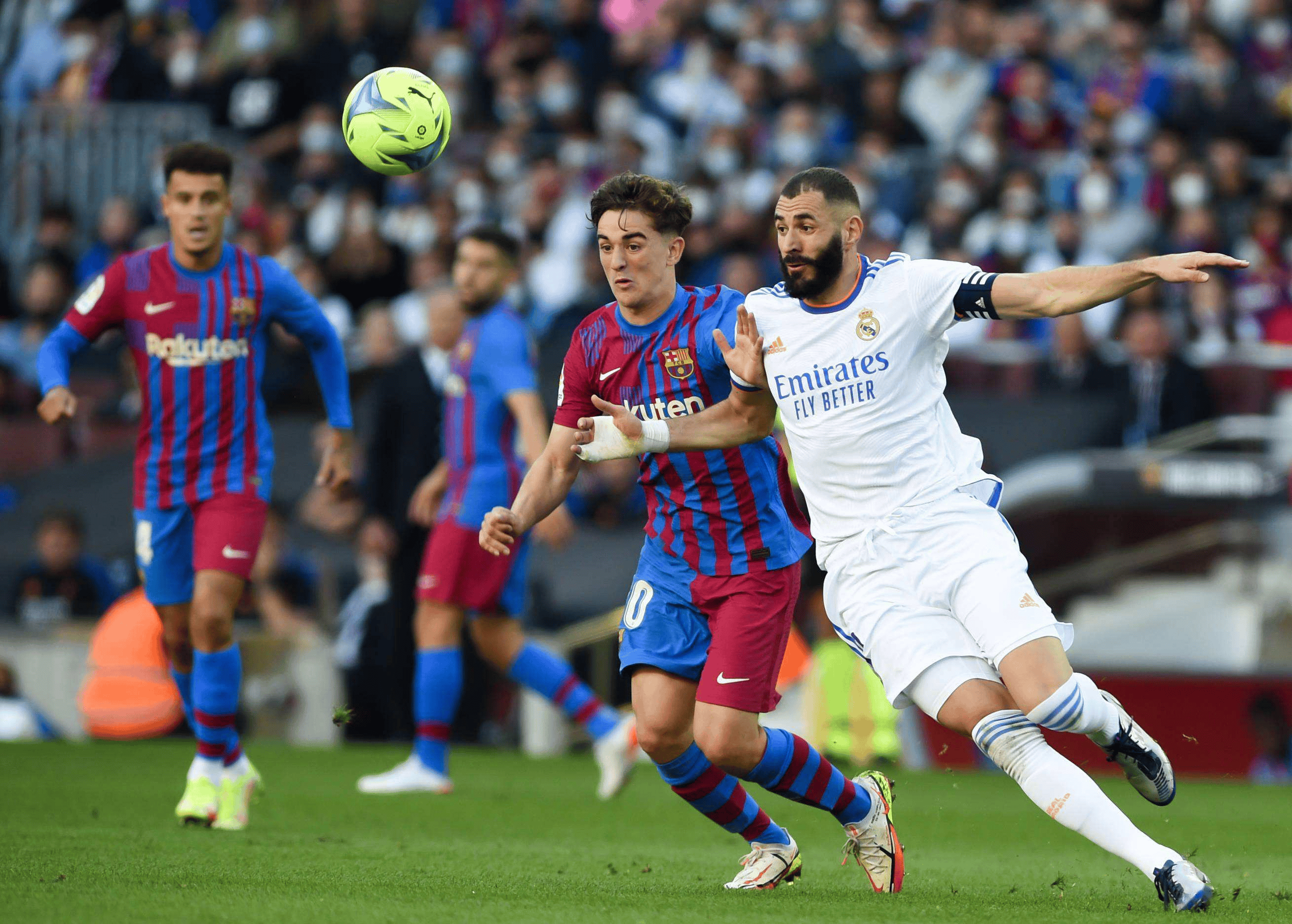 PG电子官方-豪门球队决战，谁能称霸足坛？的简单介绍