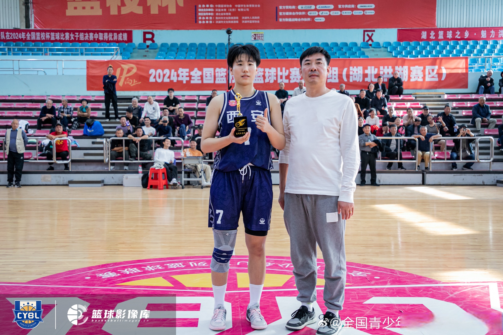 包含华莱士当选新斯文分主教练，制定新赛季赛程的词条