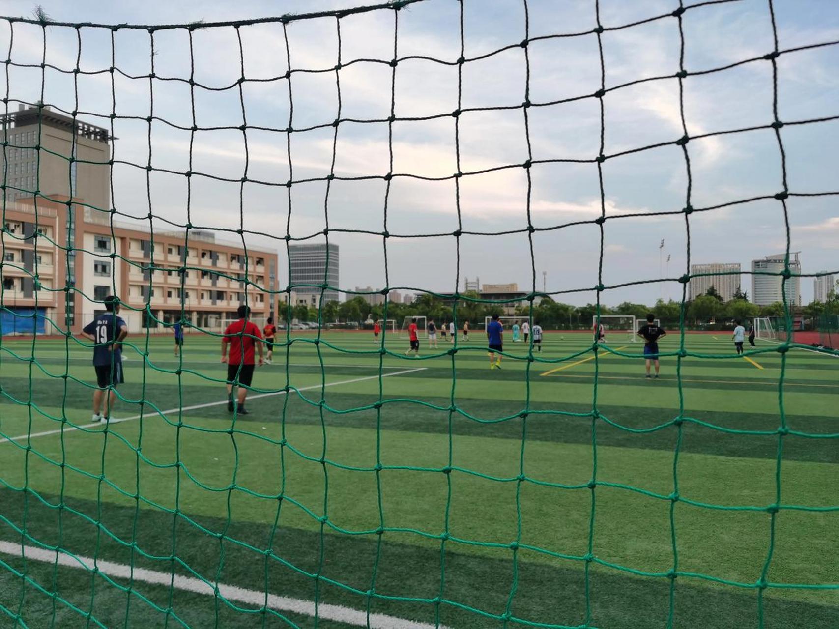 PG Soft Gaming-球场风云变换，职业足球比赛再掀狂潮的简单介绍