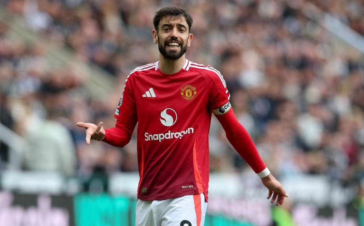 曼联陷入困境,需调整策略应对挑战 曼联陷入困境,需调整策略应对挑战