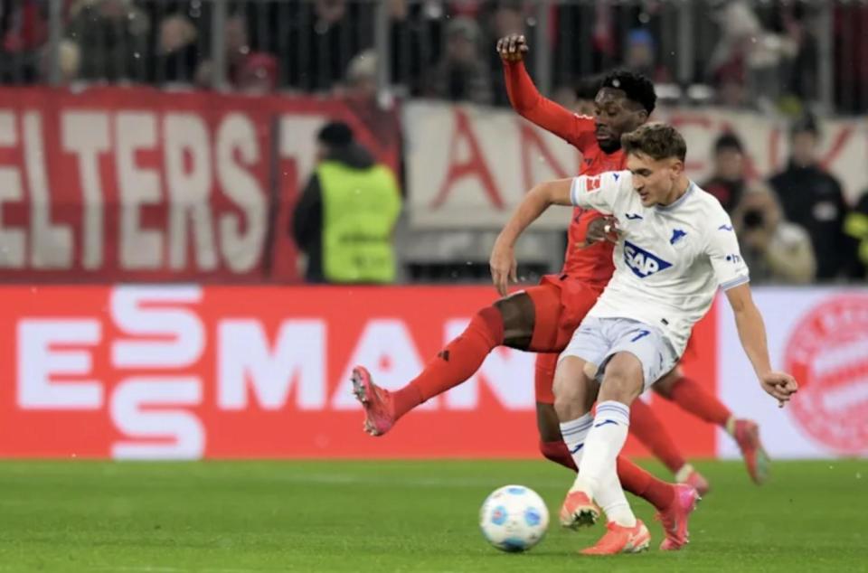 拜仁慕尼黑击败霍芬海姆，锁定冠军形势