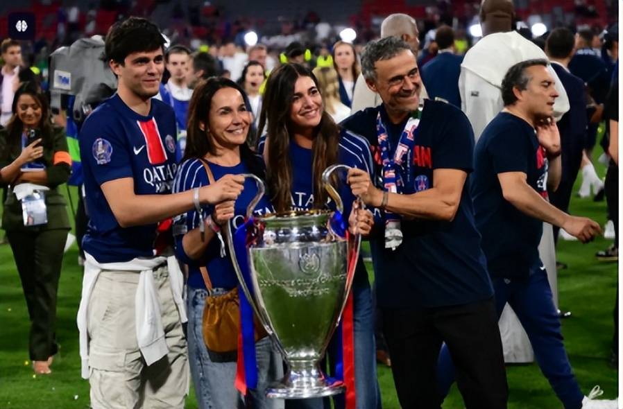 PG电子官网-包含再战欧冠：C罗和内马尔将在巴黎圣日耳曼队中合作的词条