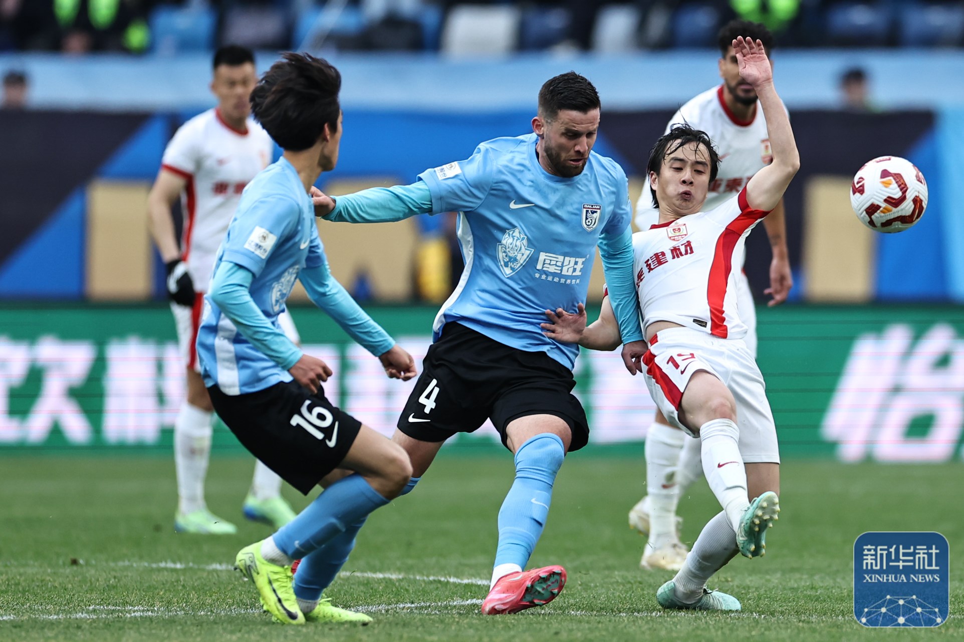 中亚区足球赛场上精彩连连，谁能夺魁？的简单介绍