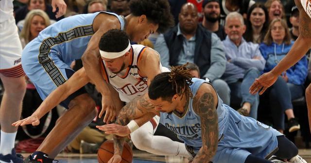 关于篮球大战惊心动魄，现场气氛火爆引发球迷狂热的信息