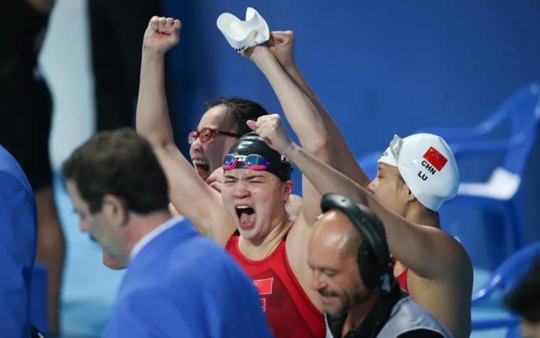 游泳决赛中泳将风采犹存,勇夺金牌 游泳决赛中泳将风采犹存,勇夺金牌