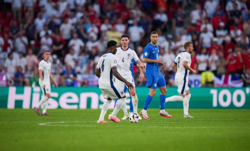 包含斯洛文尼亚队惨遭淘汰,欧洲杯早早告终的词条 包含斯洛文尼亚队惨遭淘汰,欧洲杯早早告终的词条