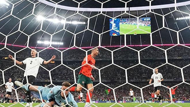 德国足球队赢得一场胜利，成功晋级