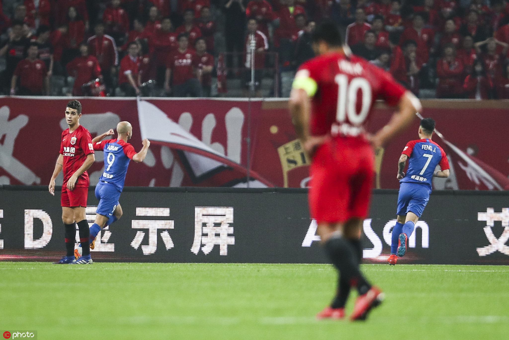 麦克布朗首秀破门，帮助华夏幸福领先重庆斯威