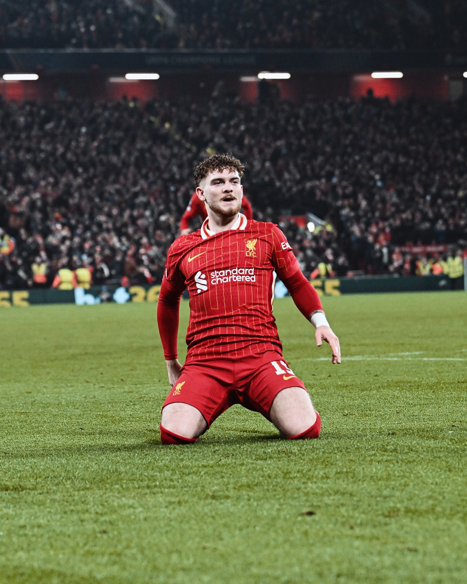 里昂主场逆转圣埃蒂安，取得胜利