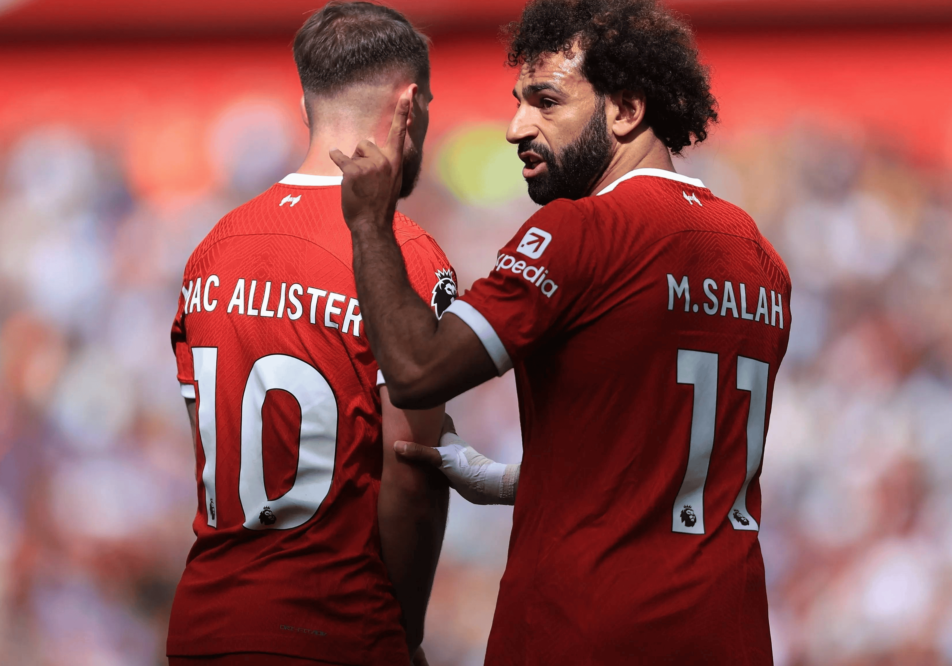 利物浦全力抗衡，继续保持积分优势