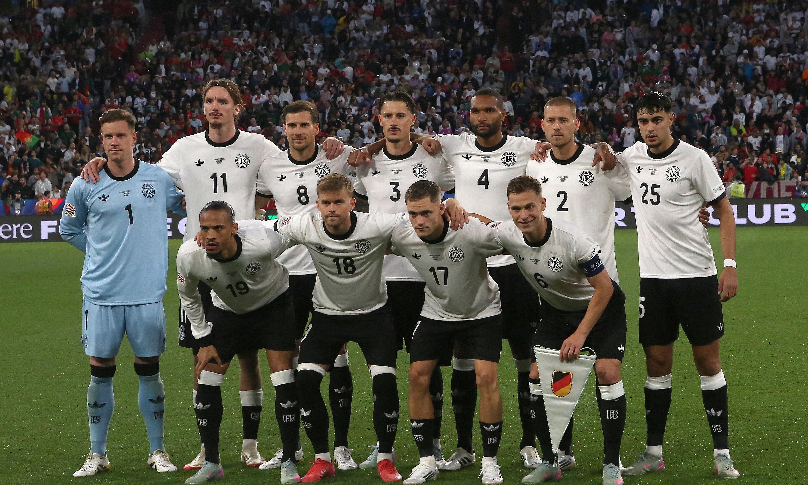 热血奋战!各国足球队掀起一场激烈角逐 热血奋战!各国足球队掀起一场激烈角逐