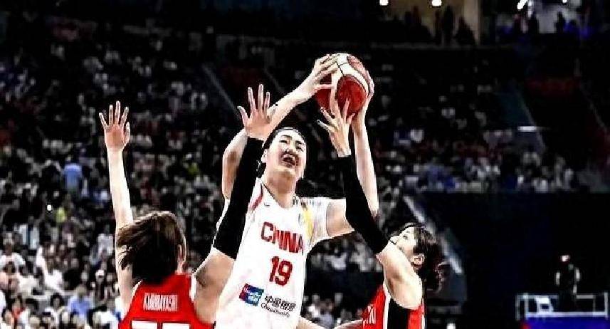 欧预赛战术变化频繁，教练组决策备受质疑