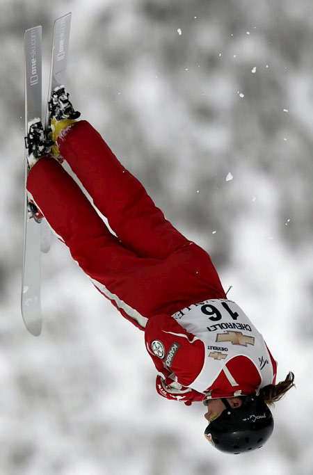 关于白俄罗斯女子摔跤选手技压群芳，夺魁的信息