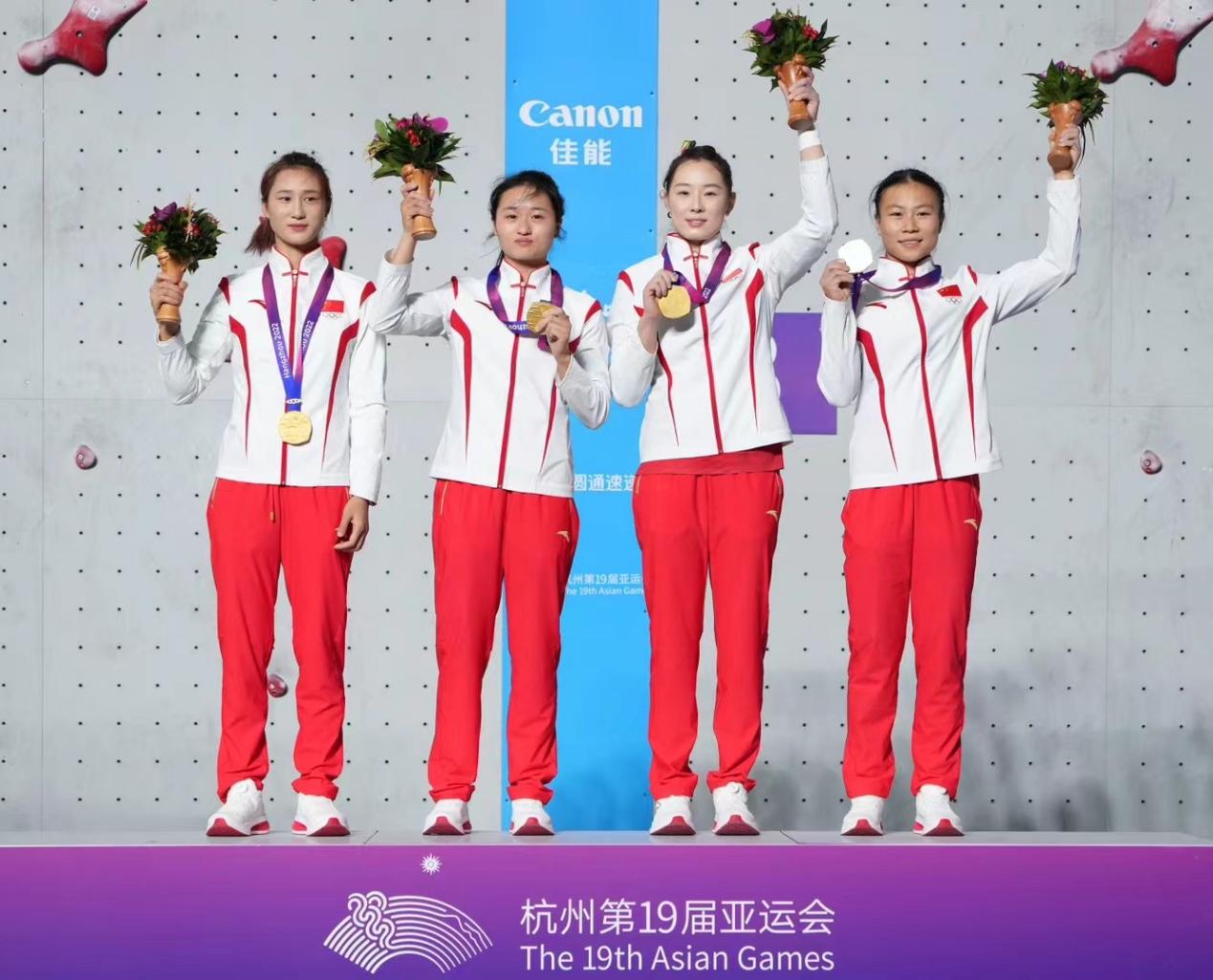 奋勇向前，誓夺金牌！运动员的拼搏精神