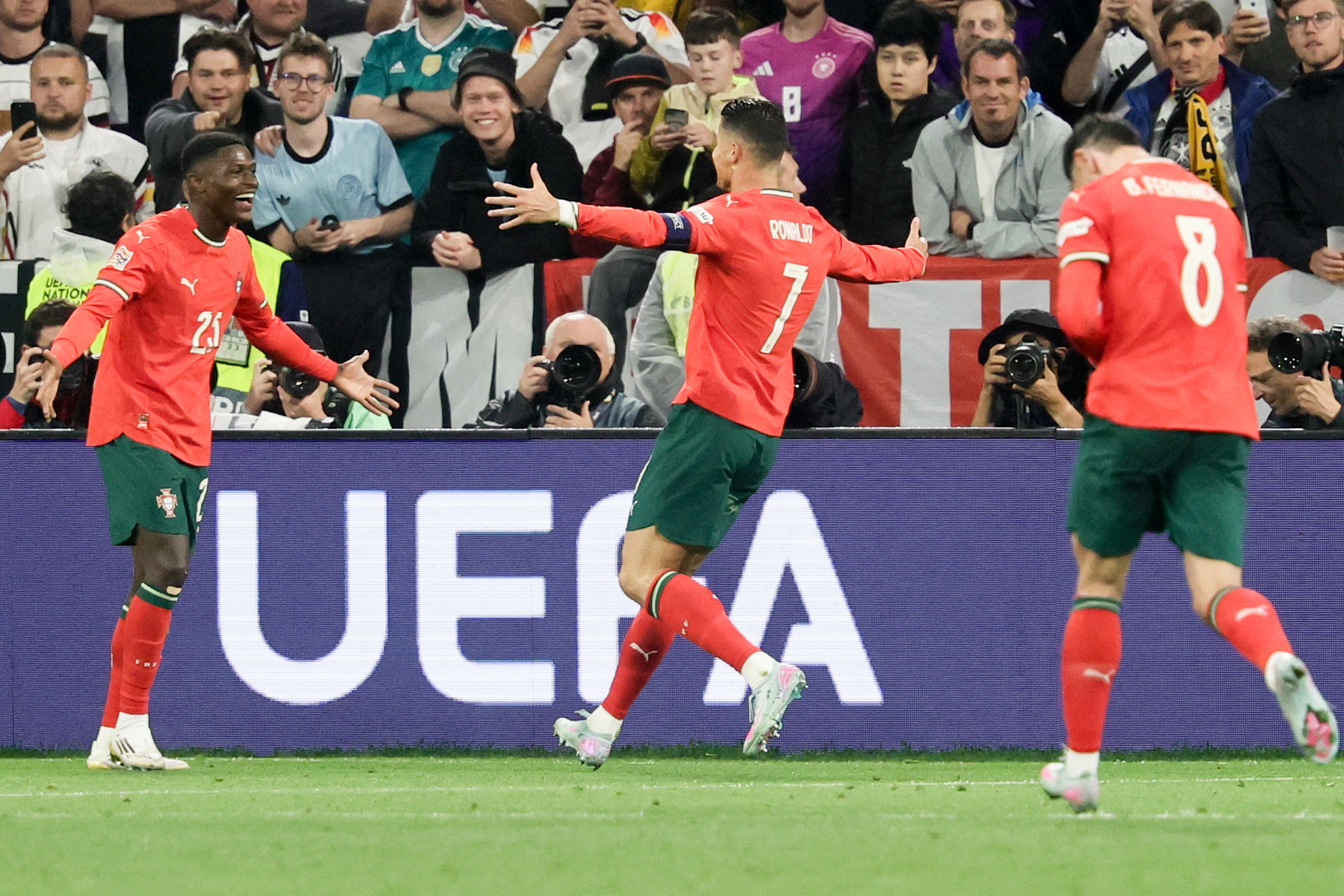 葡萄牙女足再胜苏格兰，豪取胜利