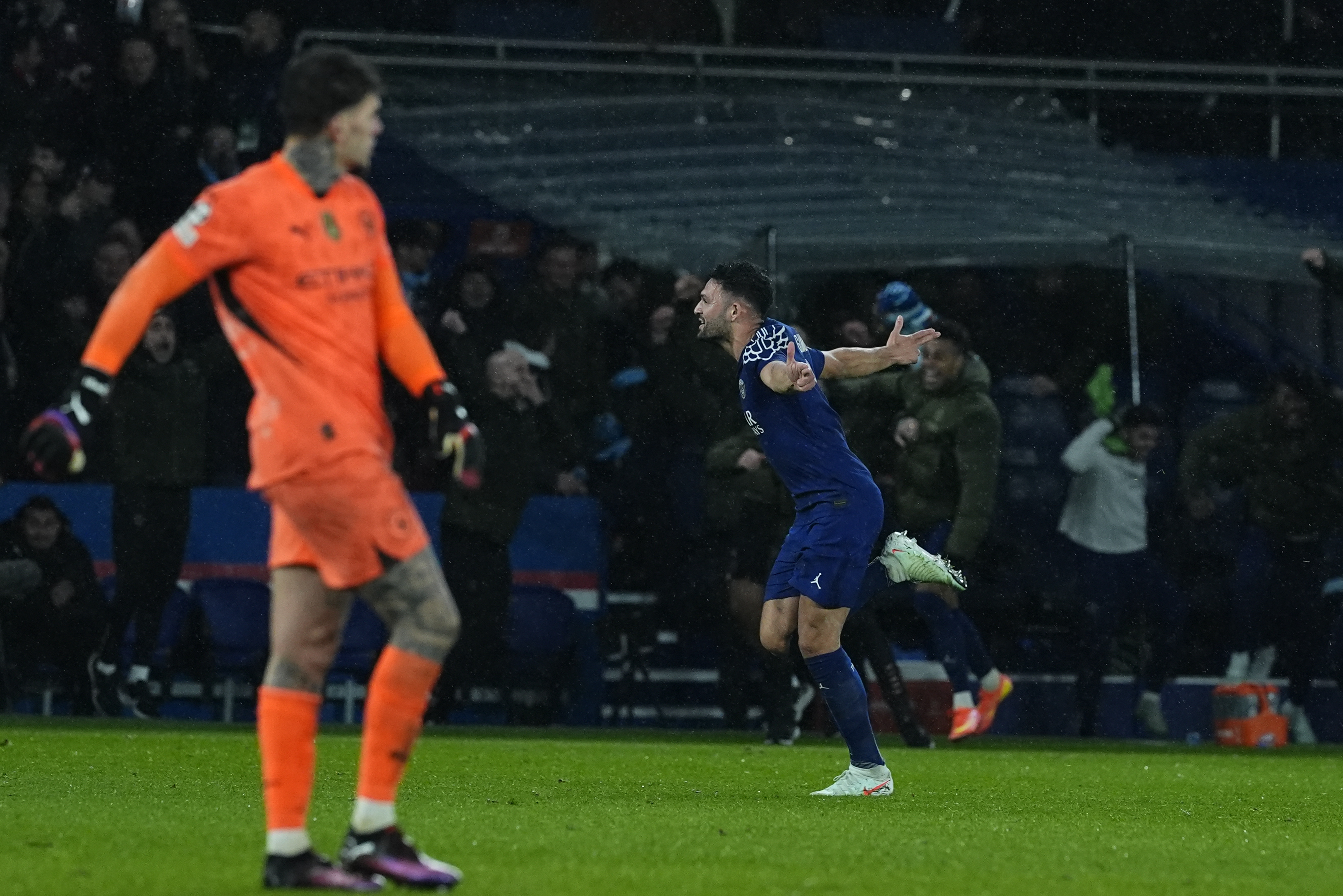 PG电子官网-巴黎圣日耳曼客场小胜，保持领先地位