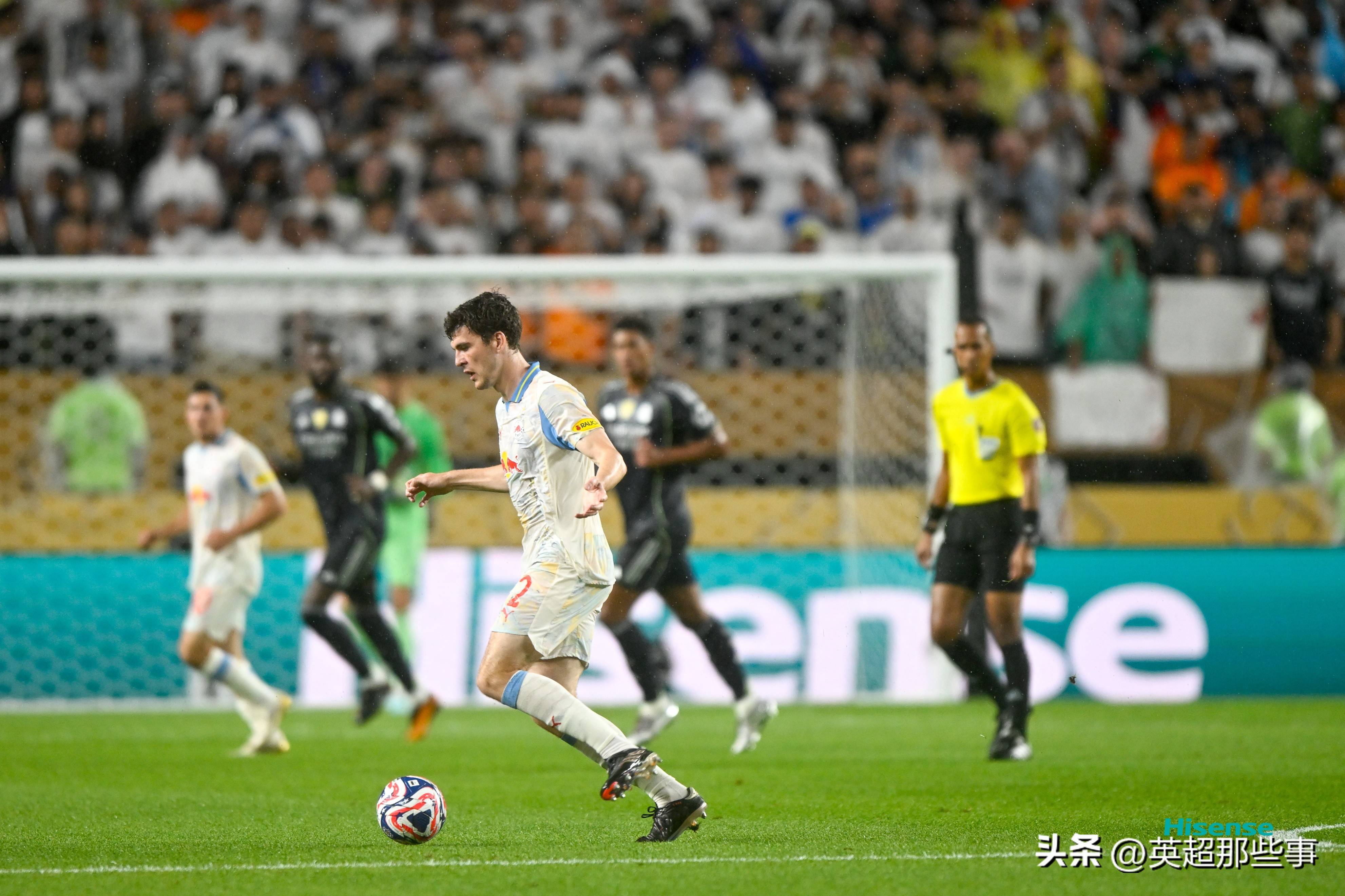 PG Soft Gaming-包含亚洲足球赛场上双方球队在精彩对决中获得胜利的词条