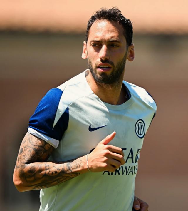 国际米兰年轻球员崭露头角，引发球迷热议