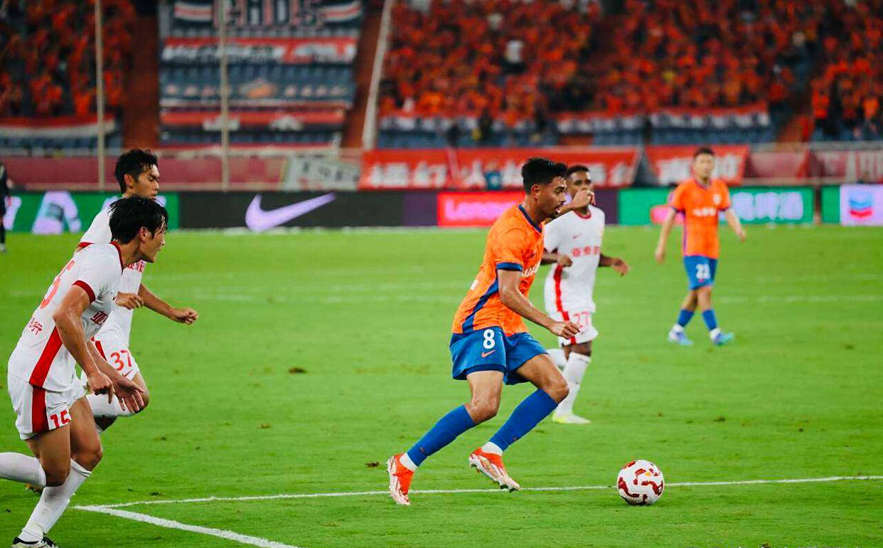 包含外籍球员表现抢眼,身手矫健技术高超成为球队新亮点的词条 包含外籍球员表现抢眼,身手矫健技术高超成为球队新亮点的词条