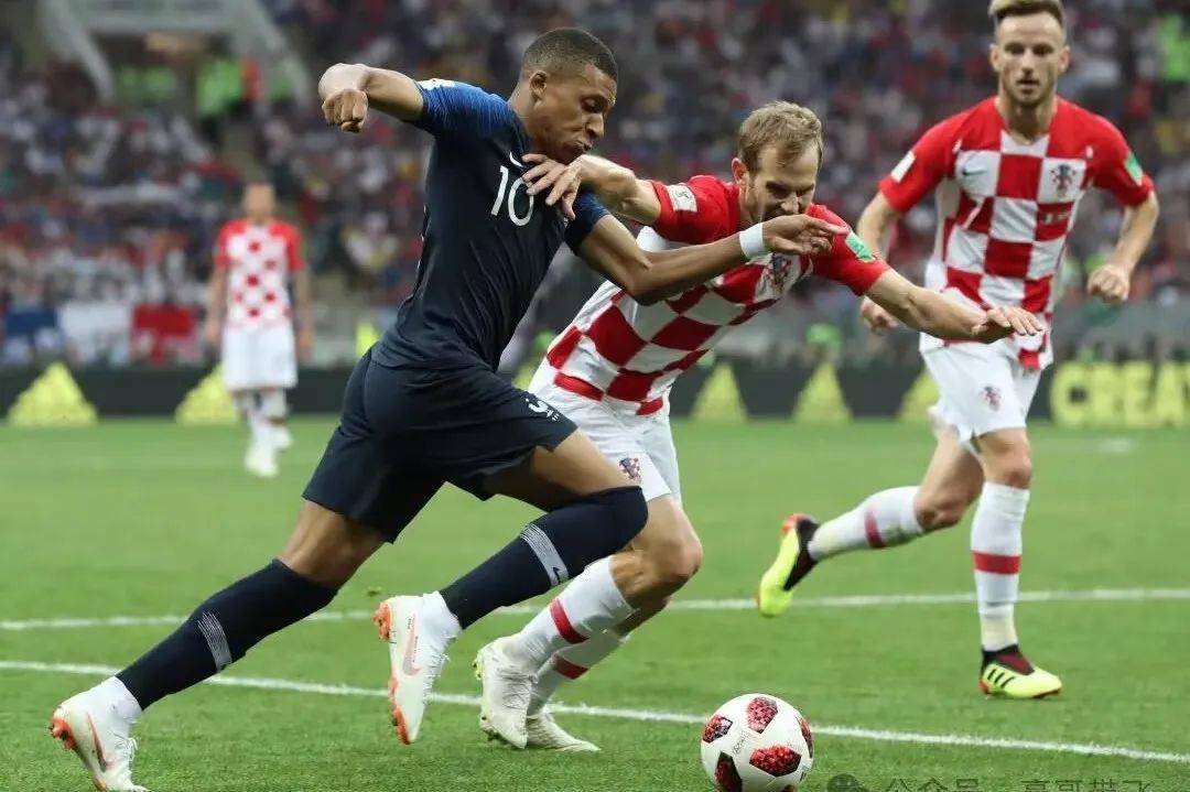 奥格斯堡球员伤愈归队,备战下一场比赛 奥格斯堡球员伤愈归队,备战下一场比赛