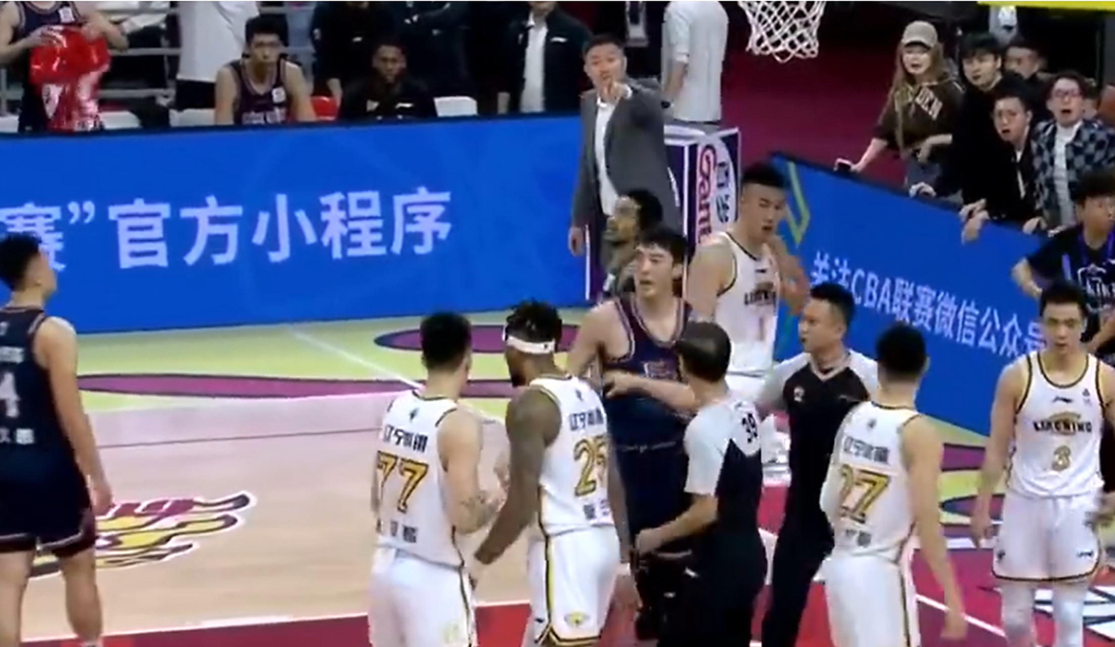 关于青岛黄海客场作战艰难，球员积极备战研究对手的信息