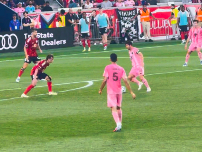 梅西连场破门,巴萨击败格拉纳达 梅西连场破门,巴萨击败格拉纳达