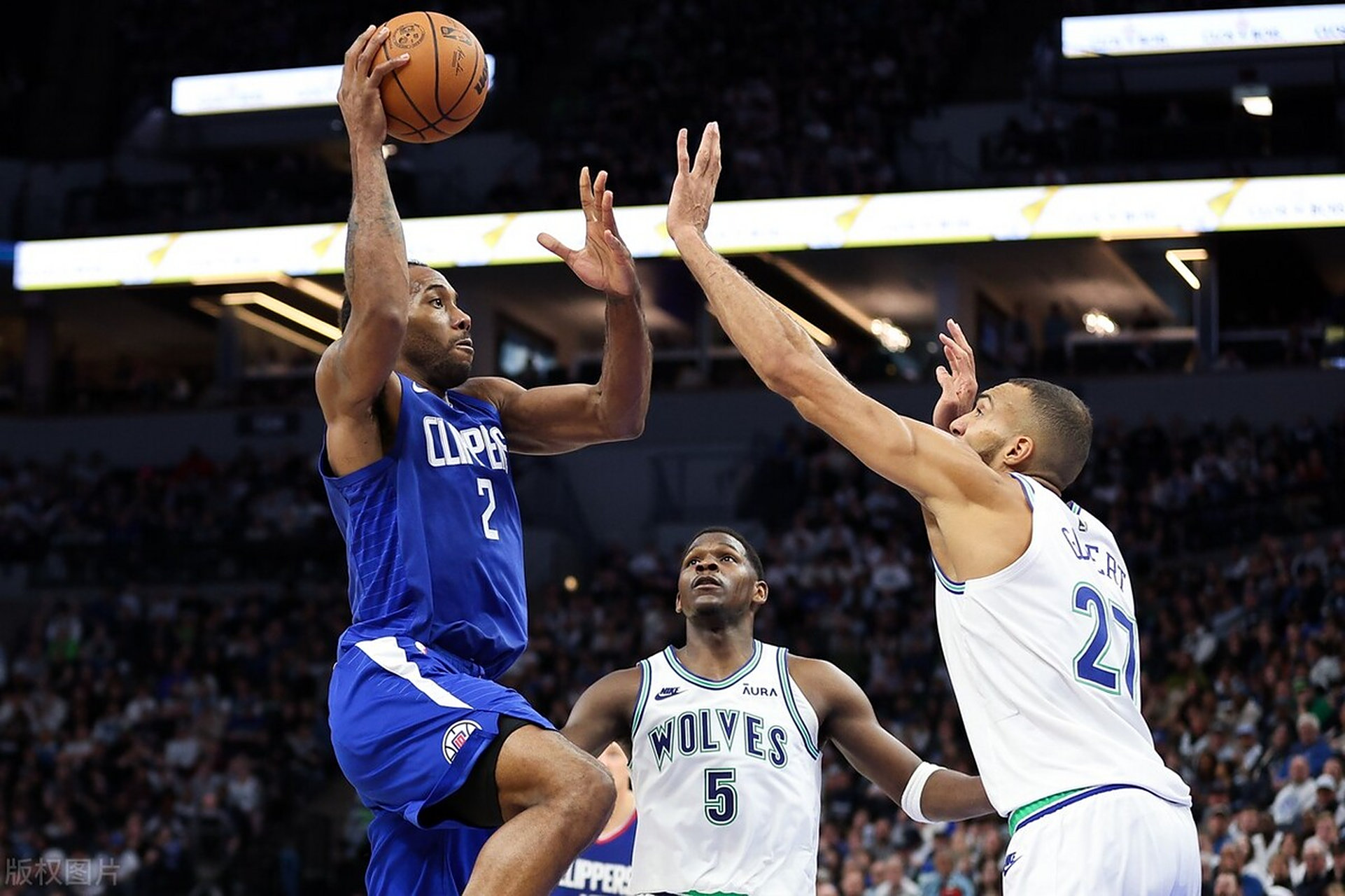 关于快船队主场击败森林狼队,莱昂纳德砍下30分的信息 关于快船队主场击败森林狼队,莱昂纳德砍下30分的信息