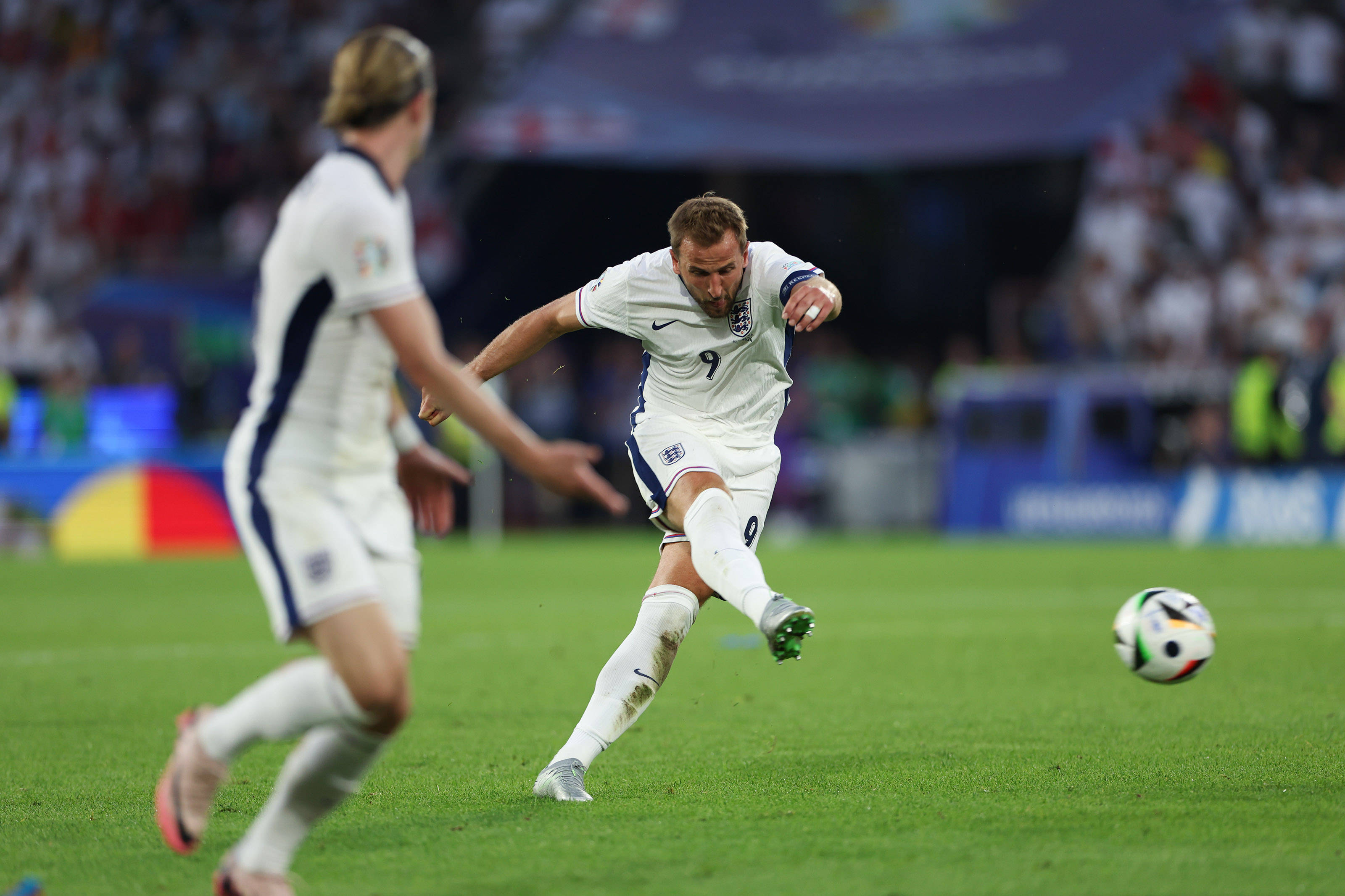 PG电子线上登入-欧洲杯：英格兰队横扫乌克兰队晋级半决赛