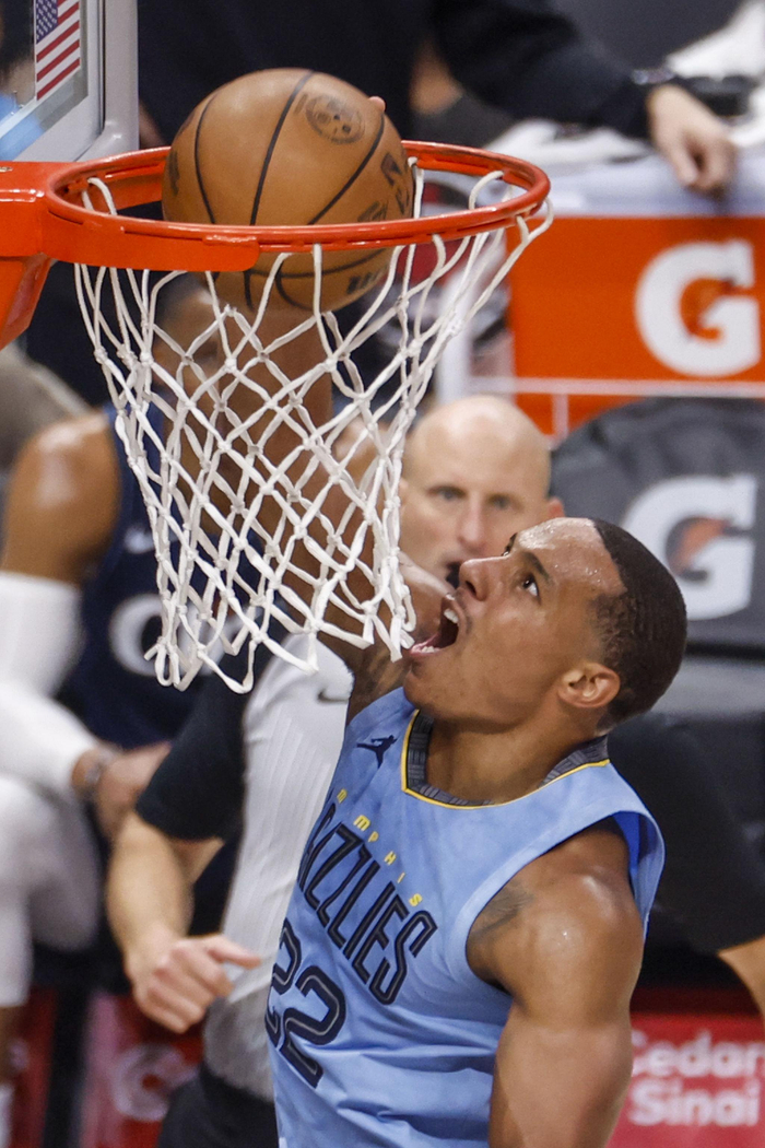 PG平台-灰熊队球员伦纳德因伤无缘本赛季剩余比赛