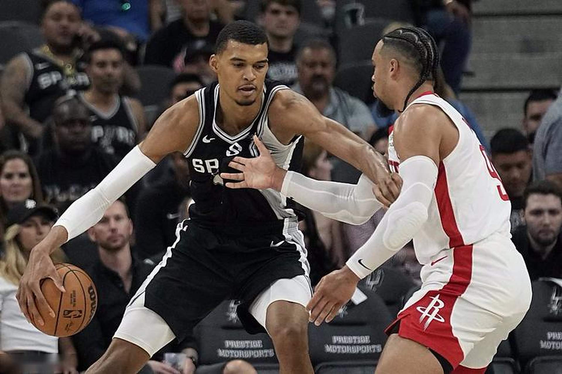 PG中国官网-火箭再胜马刺，取得西部半决赛先机