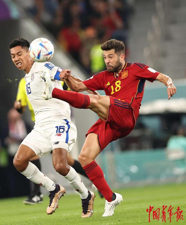 精彩的足球表演让人陶醉其中! 精彩的足球表演让人陶醉其中!