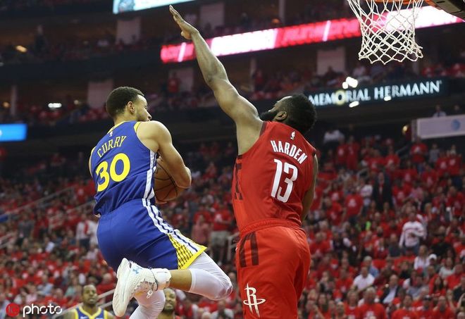 PG电子试玩-马刺险胜天津队，克莱高光表现