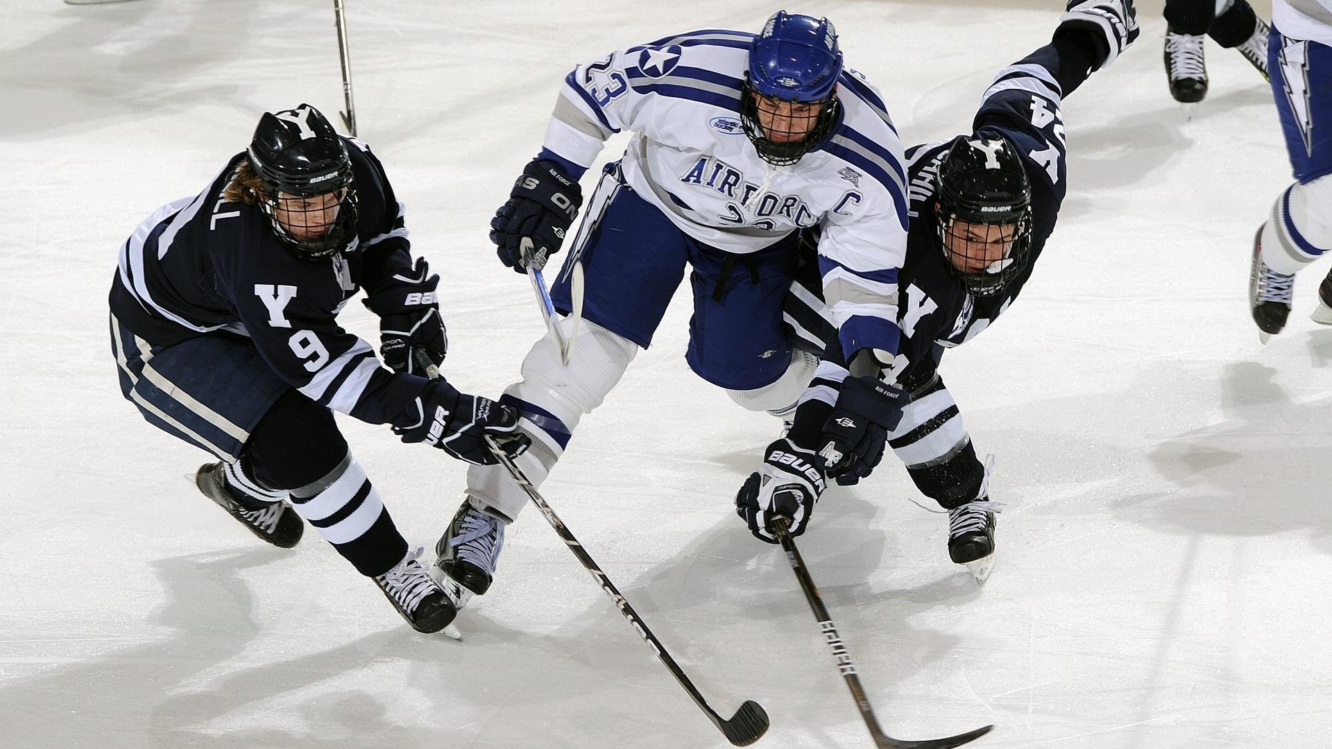 浓眉单臂悬停华盛顿的夜晚